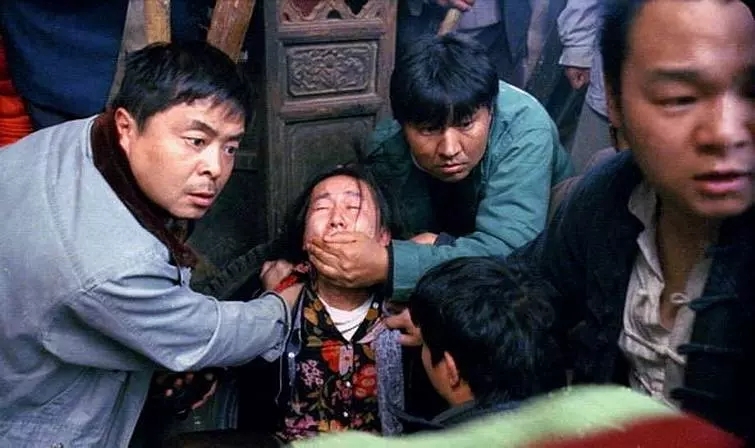 展示人性的光辉与黑暗